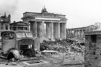 O čem se nemluví: Na co narazila Rudá armáda při útoku na Berlín